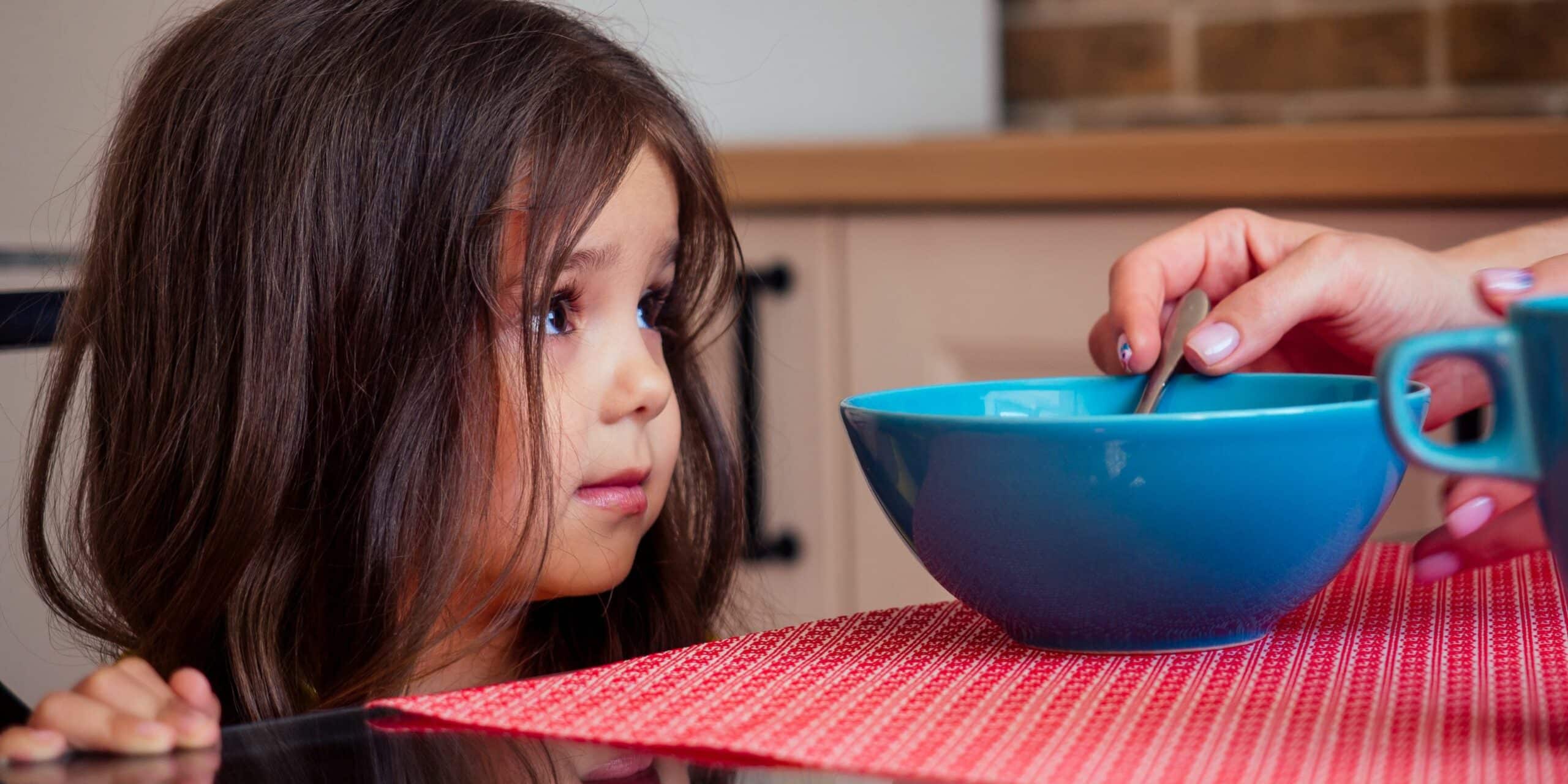 toddler won't eat bowl of food in front of her